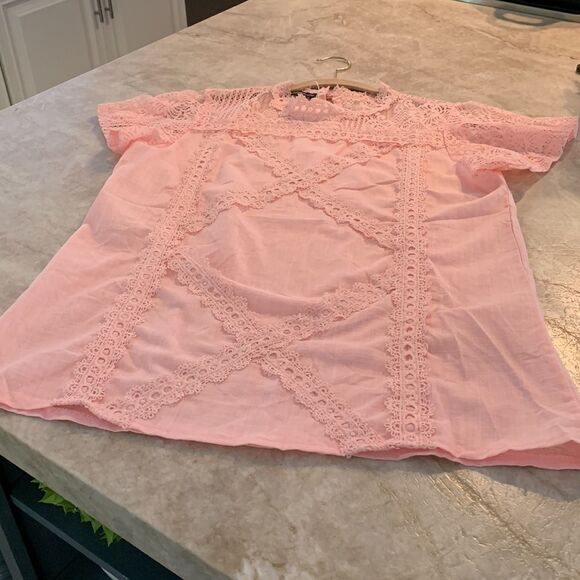 NWT Pink Lacy Top Size L - Picture 10 of 11